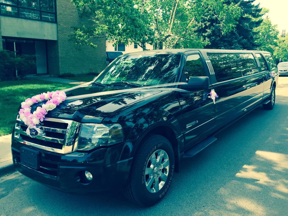 Wedding Decoration On Limo